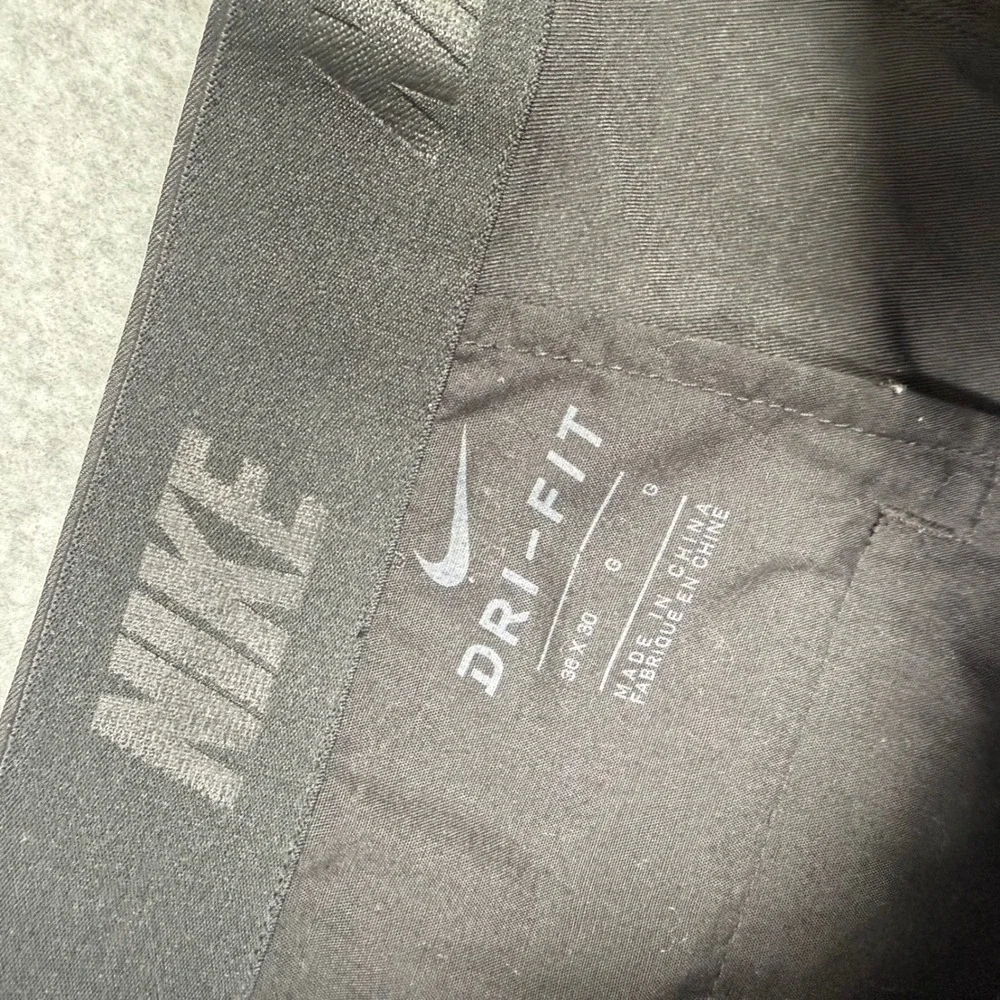 Nike Dri-FIT Mens Golf Pants Black 38x30 Flat Front Performance Trousers